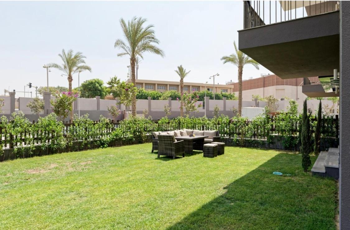 Luxury 2 Bedroom Ground Floor Apartment With Private Garden In Cairo Festival City Luaran gambar